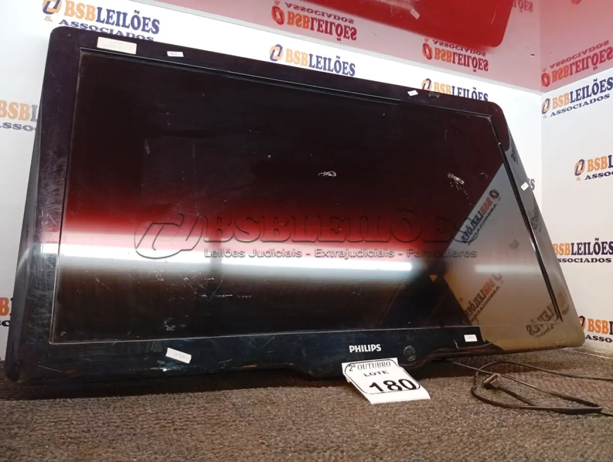 LOTE 180 - 01 TV MARCA PHILIPPS 40” POLEGADAS PARA RETIRADA DE PEÇAS. (NO ESTADO) ATENÇÃO! FAZER A VISITAÇÃO ANTES DE ARREMATAR, NÃO SABEMOS SE FUNCIONA. LEILÃO NÃO TEM GARANTIA E NEM DEVOLUÇÃO, SUJEITO A POSSÍVEIS AVARIAS VISÍVEIS/OCULTAS E/OU AUSÊNCIA DE COMPONENTES.