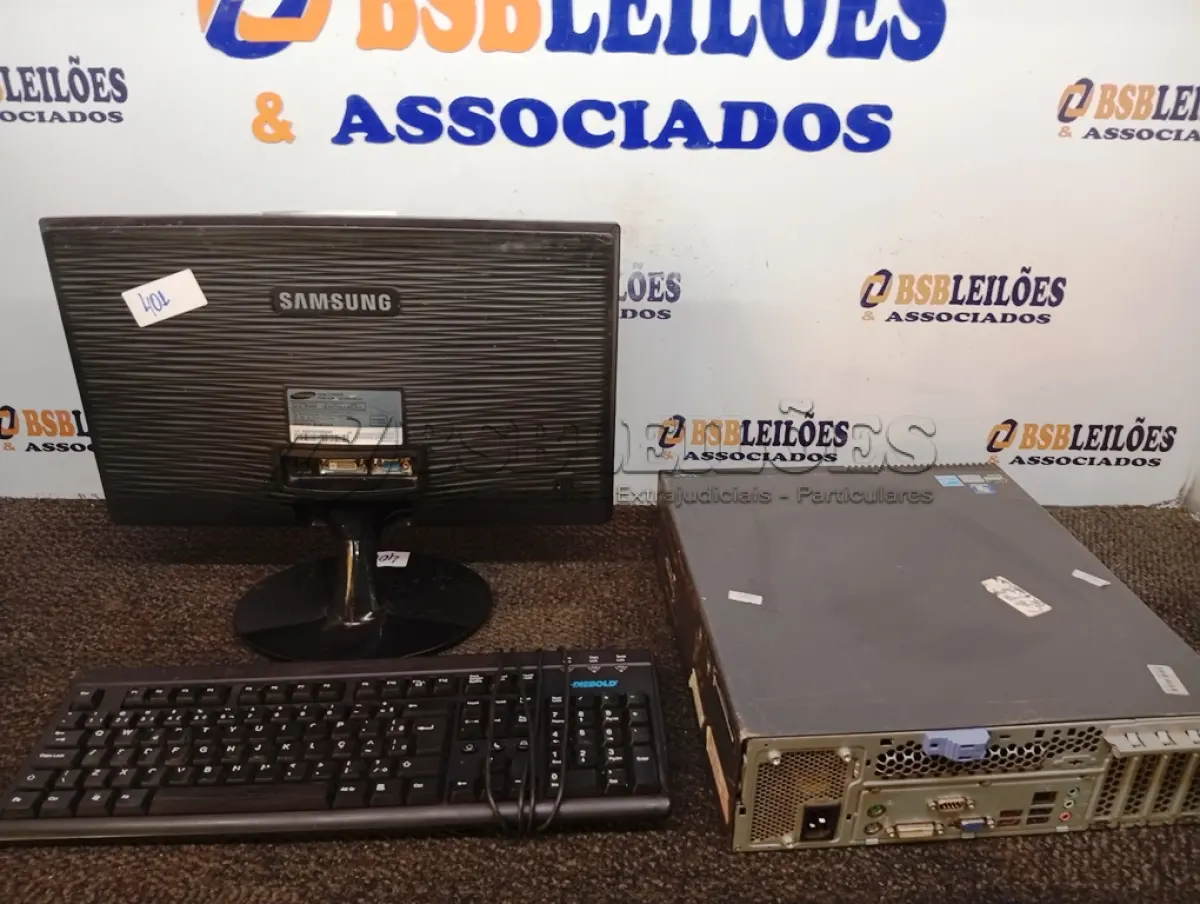 LOTE 206 - 01 CPU COMA TECLADO E 01 MONITOR. (NO ESTADO) ATENÇÃO! FAZER A VISITAÇÃO ANTES DE ARREMATAR, NÃO SABEMOS SE FUNCIONA. LEILÃO NÃO TEM GARANTIA E NEM DEVOLUÇÃO, SUJEITO A POSSÍVEIS AVARIAS VISÍVEIS/OCULTAS E/OU AUSÊNCIA DE COMPONENTES.