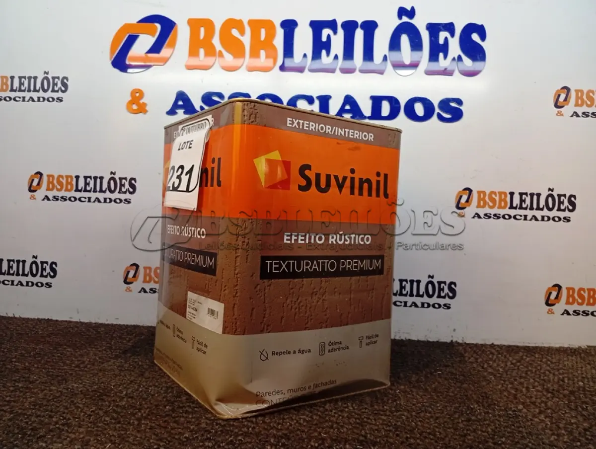 LOTE 231 - 01 LATA DE BASE SUVINIL TEXTURIZADO PREMIUM. (NO ESTADO) ATENÇÃO! FAZER A VISITAÇÃO ANTES DE ARREMATAR, NÃO SABEMOS SE FUNCIONA. LEILÃO NÃO TEM GARANTIA E NEM DEVOLUÇÃO, SUJEITO A POSSÍVEIS AVARIAS VISÍVEIS/OCULTAS E/OU AUSÊNCIA DE COMPONENTES.
