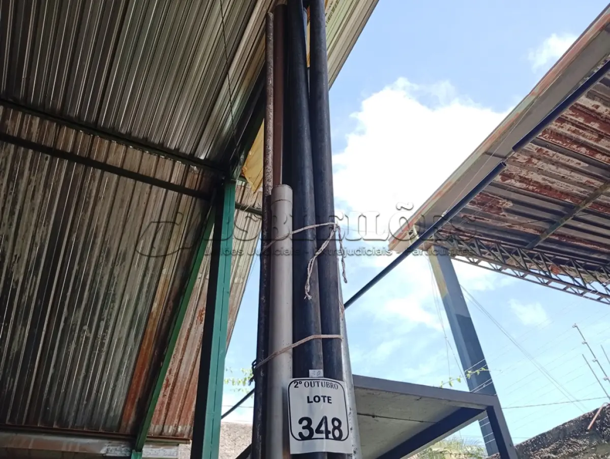 LOTE 348 - 03 TUBOS DE FERRO E DIVERSOS CANOS DE PLÁSTICO. (NO ESTADO) ATENÇÃO! FAZER A VISITAÇÃO ANTES DE ARREMATAR, NÃO SABEMOS SE FUNCIONA. LEILÃO NÃO TEM GARANTIA E NEM DEVOLUÇÃO, SUJEITO A POSSÍVEIS AVARIAS VISÍVEIS/OCULTAS E/OU AUSÊNCIA DE COMPONENTES.