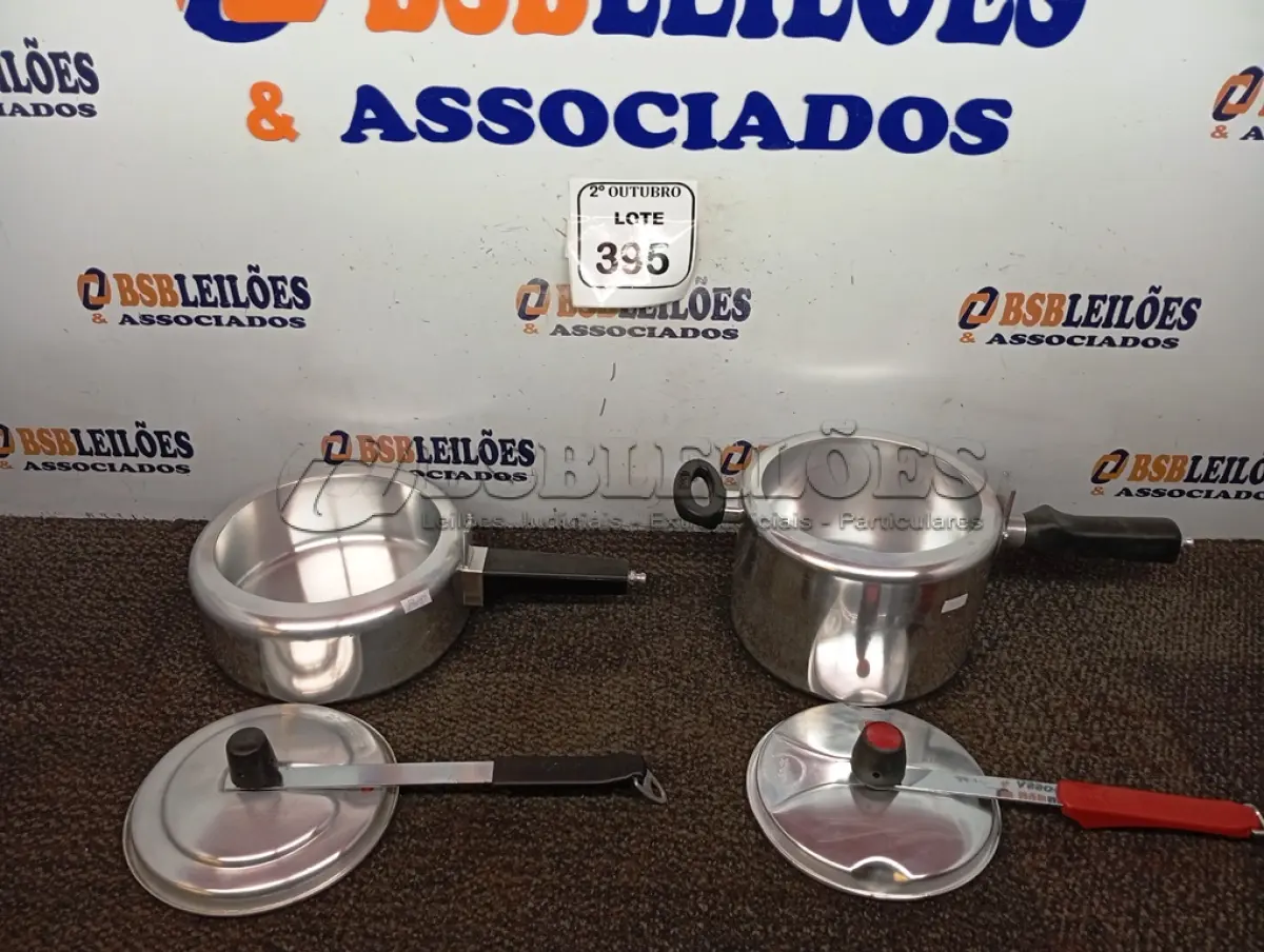 LOTE 395 - 02 PANELAS DE PRESSÃO. (NO ESTADO) ATENÇÃO! FAZER A VISITAÇÃO ANTES DE ARREMATAR, NÃO SABEMOS SE FUNCIONA. LEILÃO NÃO TEM GARANTIA E NEM DEVOLUÇÃO, SUJEITO A POSSÍVEIS AVARIAS VISÍVEIS/OCULTAS E/OU AUSÊNCIA DE COMPONENTES.