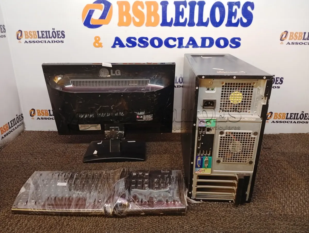 LOTE 163 - 01 CPU COM TECLADO E 01 MONITOR. (NO ESTADO) ATENÇÃO! FAZER A VISITAÇÃO ANTES DE ARREMATAR, NÃO SABEMOS SE FUNCIONA. LEILÃO NÃO TEM GARANTIA E NEM DEVOLUÇÃO, SUJEITO A POSSÍVEIS AVARIAS VISÍVEIS/OCULTAS E/OU AUSÊNCIA DE COMPONENTES.