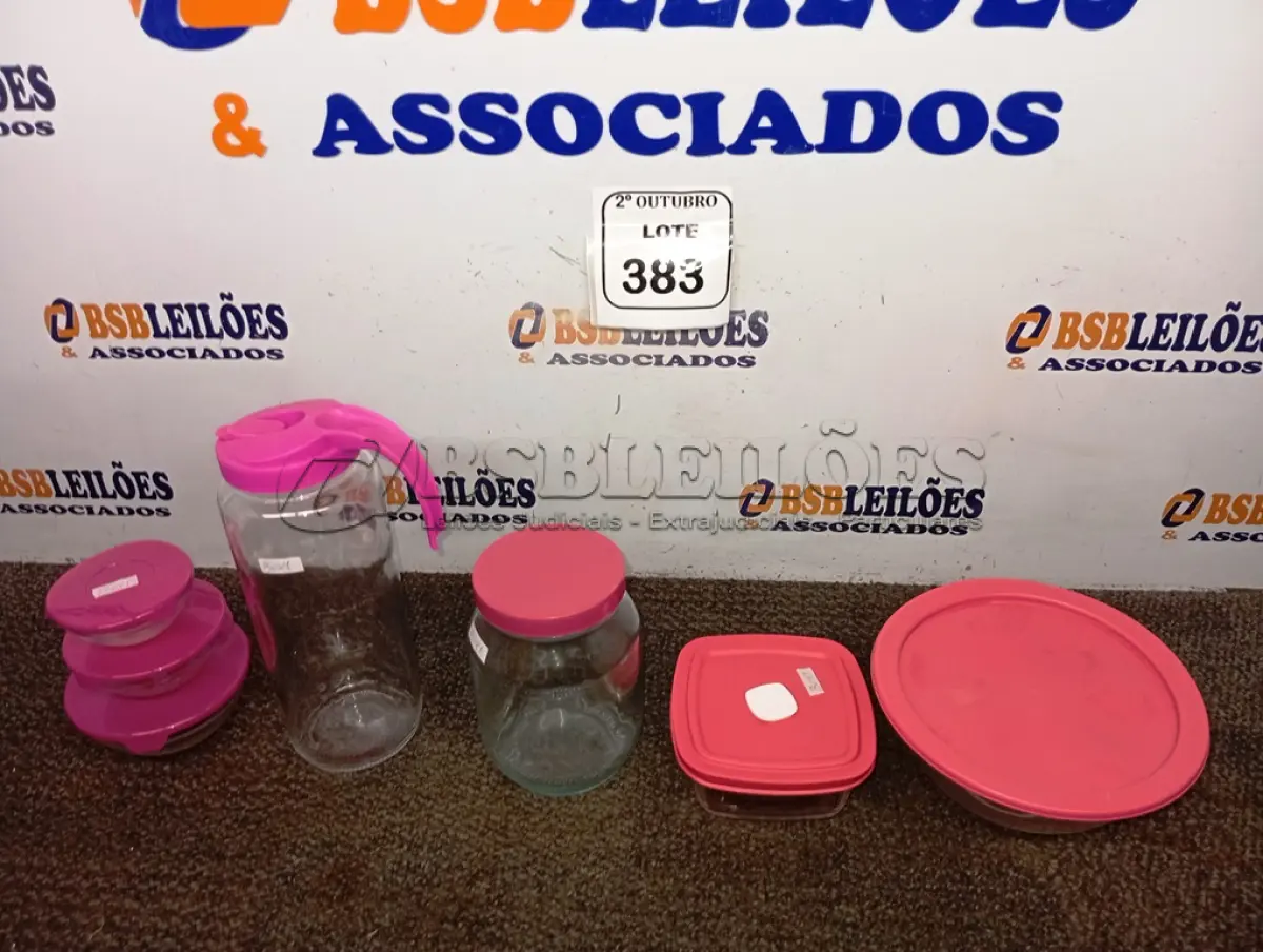 LOTE 383 - 01 LOTE C/POTES E UTENSÍLIOS P/COZINHA. (NO ESTADO) ATENÇÃO! FAZER A VISITAÇÃO ANTES DE ARREMATAR, NÃO SABEMOS SE FUNCIONA. LEILÃO NÃO TEM GARANTIA E NEM DEVOLUÇÃO, SUJEITO A POSSÍVEIS AVARIAS VISÍVEIS/OCULTAS E/OU AUSÊNCIA DE COMPONENTES.