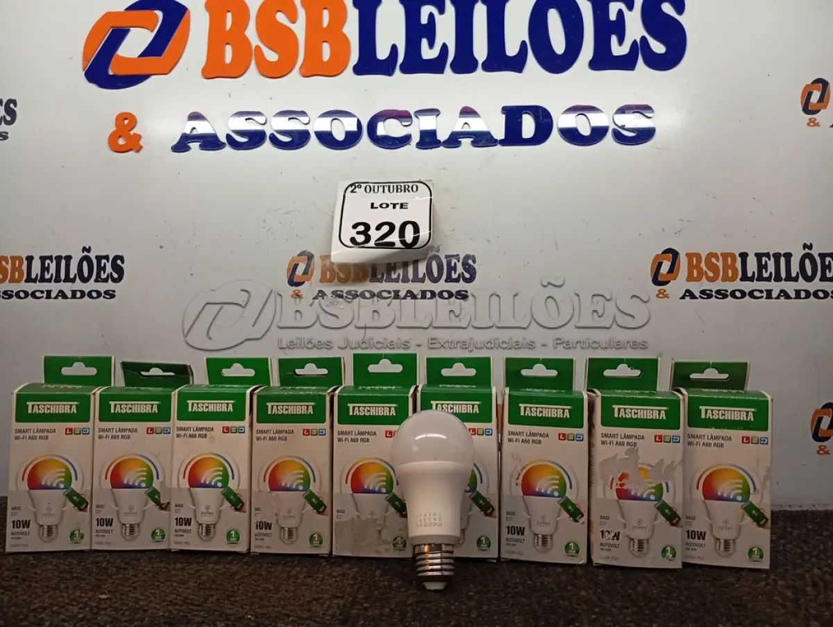LOTE 320 - 09 LÂMPADAS MARCA TASCHIBRA. (NO ESTADO) ATENÇÃO! FAZER A VISITAÇÃO ANTES DE ARREMATAR, NÃO SABEMOS SE FUNCIONA. LEILÃO NÃO TEM GARANTIA E NEM DEVOLUÇÃO, SUJEITO A POSSÍVEIS AVARIAS VISÍVEIS/OCULTAS E/OU AUSÊNCIA DE COMPONENTES.