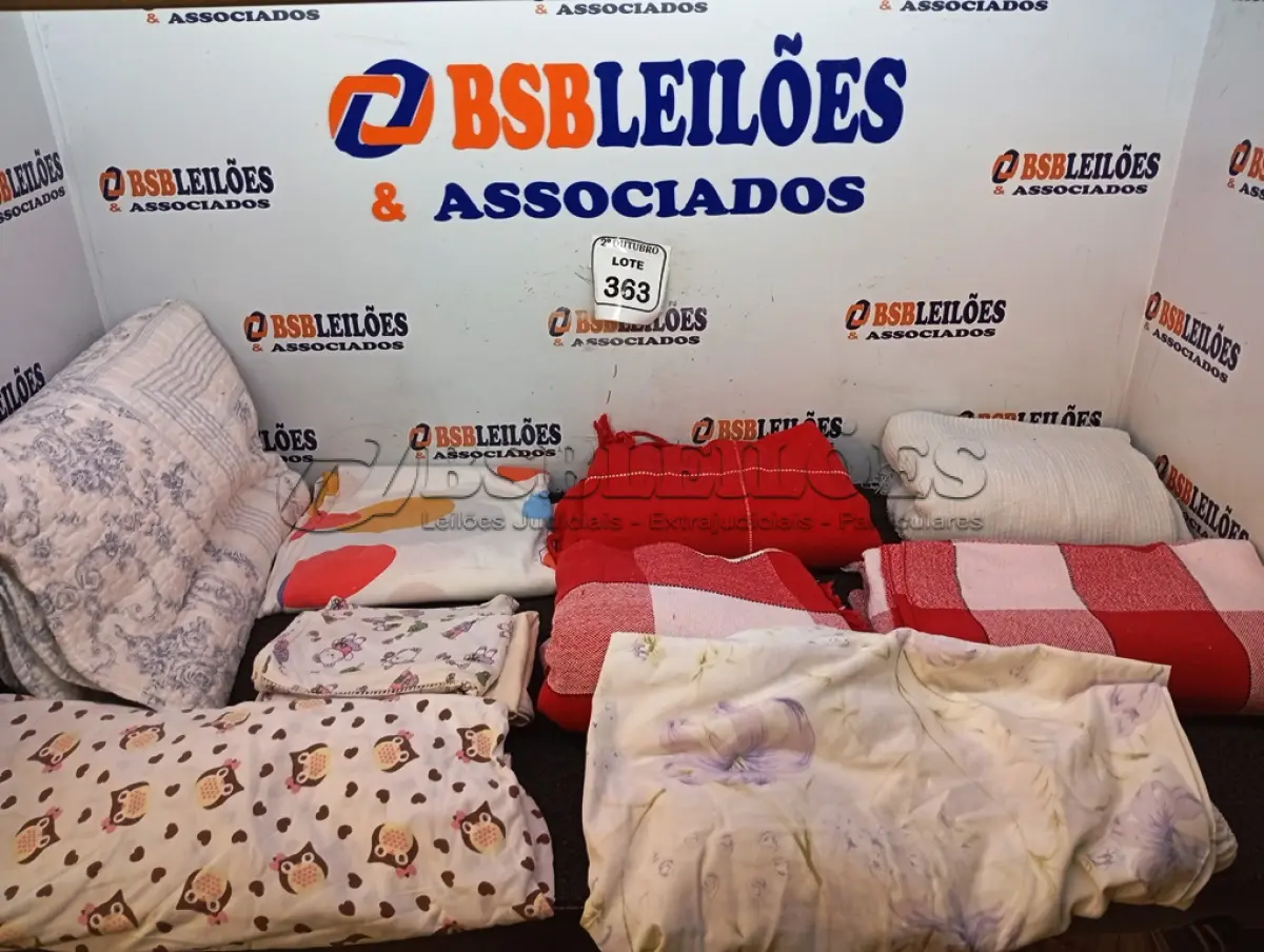 LOTE 363 - 01 LOTE C/ DIVERSOS LENÇÓIS, FRONHAS P/TRAVESSEIROS DE TAMANHOS DIVERSOS.  (NO ESTADO) ATENÇÃO! FAZER A VISITAÇÃO ANTES DE ARREMATAR, NÃO SABEMOS SE FUNCIONA. LEILÃO NÃO TEM GARANTIA E NEM DEVOLUÇÃO, SUJEITO A POSSÍVEIS AVARIAS VISÍVEIS/OCULTAS E/OU AUSÊNCIA DE COMPONENTES.