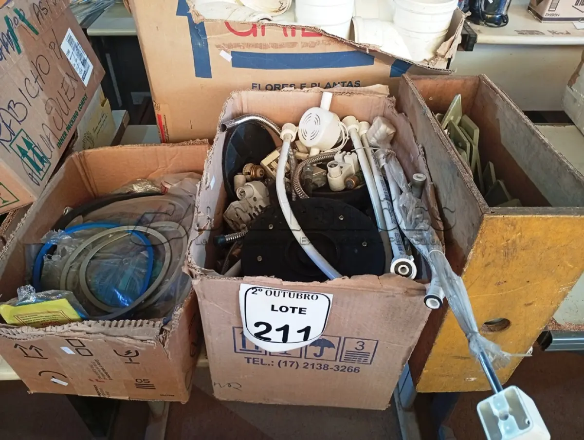 LOTE 211 - 01 LOTE COM VÁRIAS BORRACHAS DE PANELA DE PRESSÃO TAMANHOS DIVERSOS E MATERIAIS HIDRÁULICOS DIVERSOS. (NO ESTADO) ATENÇÃO! FAZER A VISITAÇÃO ANTES DE ARREMATAR, NÃO SABEMOS SE FUNCIONA. LEILÃO NÃO TEM GARANTIA E NEM DEVOLUÇÃO, SUJEITO A POSSÍVEIS AVARIAS VISÍVEIS/OCULTAS E/OU AUSÊNCIA DE COMPONENTES.