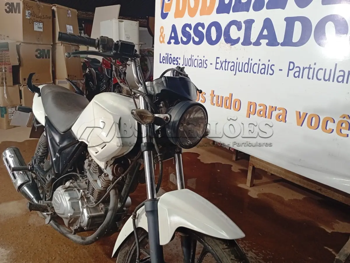 LOTE 012 - 01 MOTO DAFRA /RIVA150 CARGO; COR BRANCA; ANO 2013. (NO ESTADO)