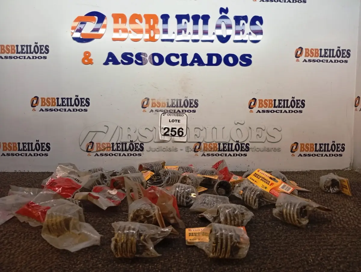 LOTE 256 - 01 LOTE COM DIVERSAS RESISTÊNCIAS. (NO ESTADO) ATENÇÃO! FAZER A VISITAÇÃO ANTES DE ARREMATAR, NÃO SABEMOS SE FUNCIONA. LEILÃO NÃO TEM GARANTIA E NEM DEVOLUÇÃO, SUJEITO A POSSÍVEIS AVARIAS VISÍVEIS/OCULTAS E/OU AUSÊNCIA DE COMPONENTES.