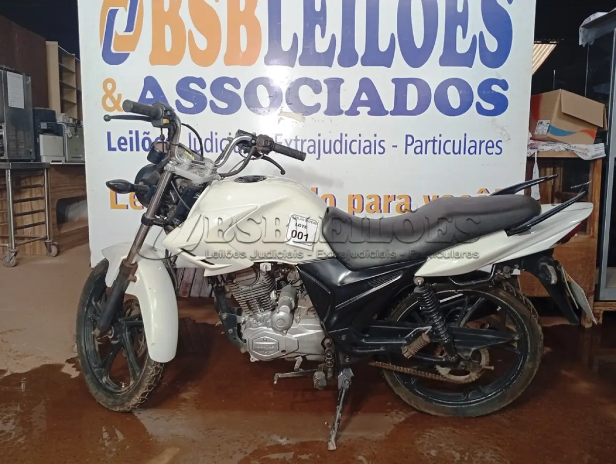 LOTE 012 - 01 MOTO DAFRA /RIVA150 CARGO; COR BRANCA; ANO 2013. (NO ESTADO)