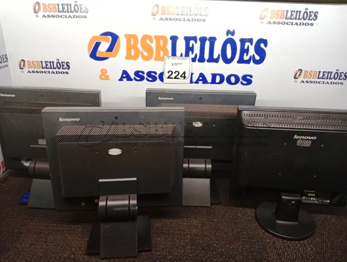 LOTE 224 - 04 MONITORES LCD MARCAS E MODELOS DIVERSOS. (NO ESTADO) ATENÇÃO! FAZER A VISITAÇÃO ANTES DE ARREMATAR, NÃO SABEMOS SE FUNCIONA. LEILÃO NÃO TEM GARANTIA E NEM DEVOLUÇÃO, SUJEITO A POSSÍVEIS AVARIAS VISÍVEIS/OCULTAS E/OU AUSÊNCIA DE COMPONENTES.