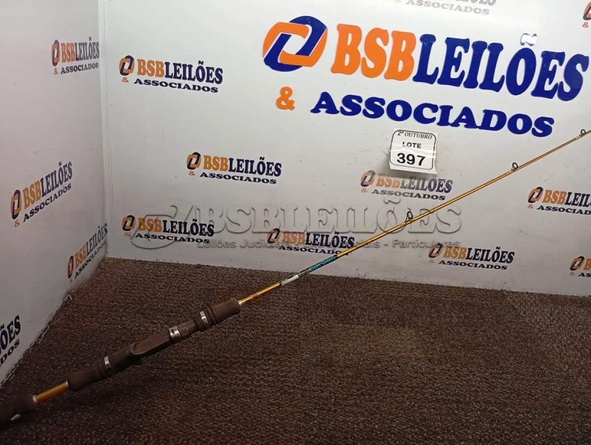 LOTE 397 - 01 VARA DE PESCA S/MOLINETE. (NO ESTADO) ATENÇÃO! FAZER A VISITAÇÃO ANTES DE ARREMATAR, NÃO SABEMOS SE FUNCIONA. LEILÃO NÃO TEM GARANTIA E NEM DEVOLUÇÃO, SUJEITO A POSSÍVEIS AVARIAS VISÍVEIS/OCULTAS E/OU AUSÊNCIA DE COMPONENTES.