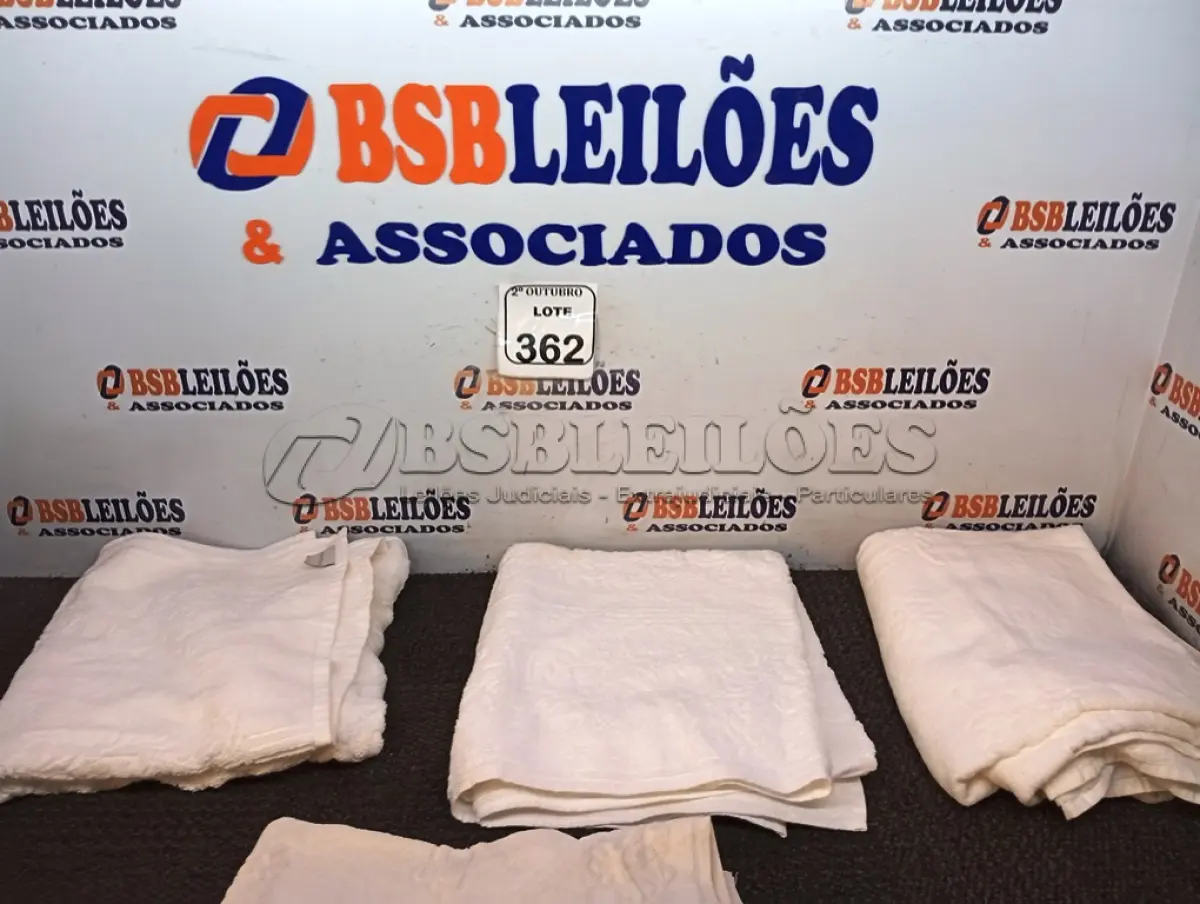 LOTE 362 - 01 LOTE C/TOALHAS DIVERSAS E 02 COBERTORES INFANTIS. (NO ESTADO) ATENÇÃO! FAZER A VISITAÇÃO ANTES DE ARREMATAR, NÃO SABEMOS SE FUNCIONA. LEILÃO NÃO TEM GARANTIA E NEM DEVOLUÇÃO, SUJEITO A POSSÍVEIS AVARIAS VISÍVEIS/OCULTAS E/OU AUSÊNCIA DE COMPONENTES.