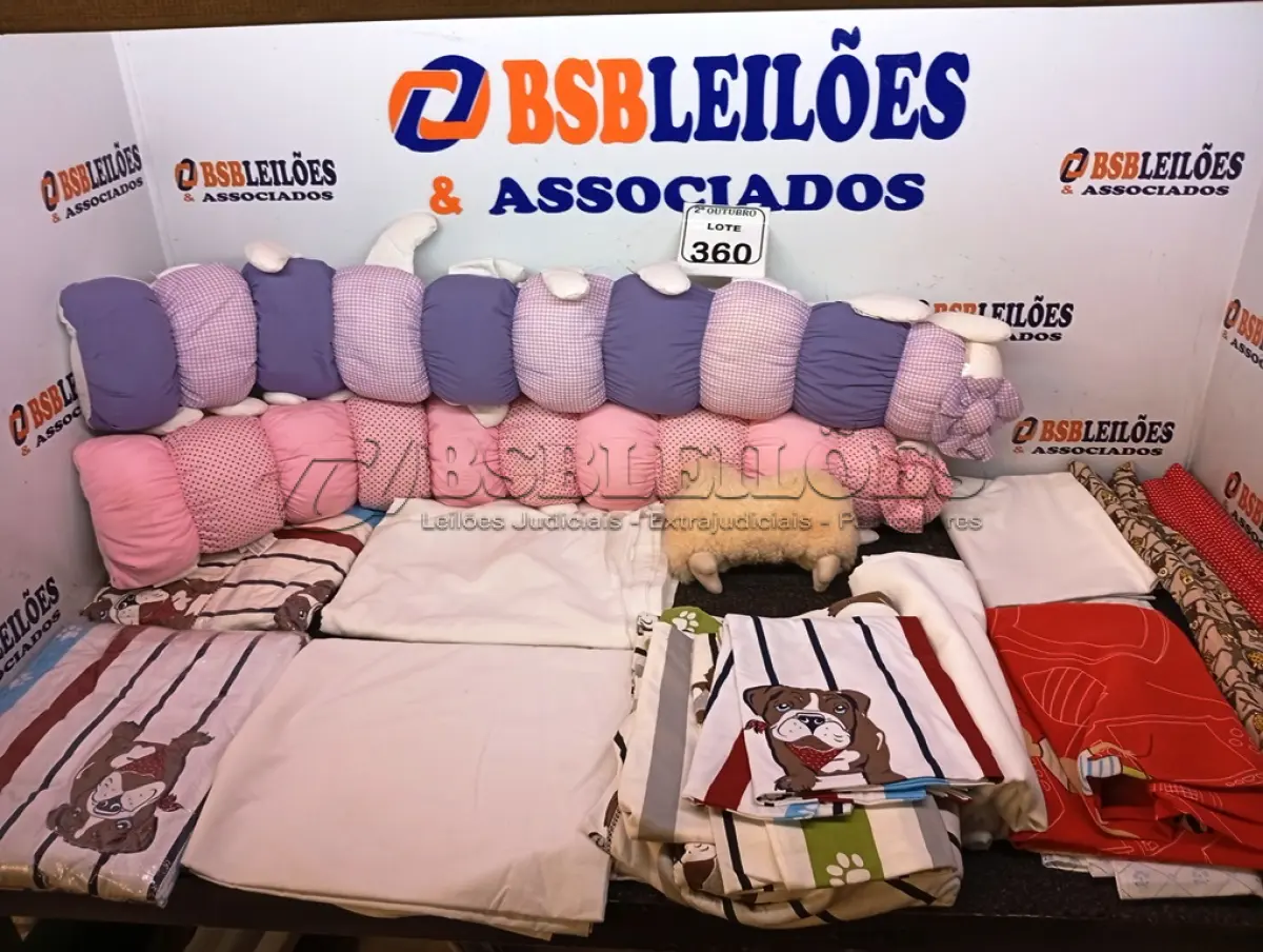 LOTE 360 - 03 KITS DE LENÇOL DE SOLTEIRO, 05 COBRE LEITOS E 03 PELÚCIAS. (NO ESTADO) ATENÇÃO! FAZER A VISITAÇÃO ANTES DE ARREMATAR, NÃO SABEMOS SE FUNCIONA. LEILÃO NÃO TEM GARANTIA E NEM DEVOLUÇÃO, SUJEITO A POSSÍVEIS AVARIAS VISÍVEIS/OCULTAS E/OU AUSÊNCIA DE COMPONENTES.