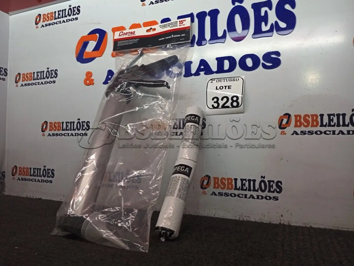 LOTE 328 - 01 APLICADOR DE SILICONE ALUMÍNIO REFORÇADO 15" E 01 PU PARABRISA 600ML (NO ESTADO) ATENÇÃO! FAZER A VISITAÇÃO ANTES DE ARREMATAR, NÃO SABEMOS SE FUNCIONA. LEILÃO NÃO TEM GARANTIA E NEM DEVOLUÇÃO, SUJEITO A POSSÍVEIS AVARIAS VISÍVEIS/OCULTAS E/OU AUSÊNCIA DE COMPONENTES.