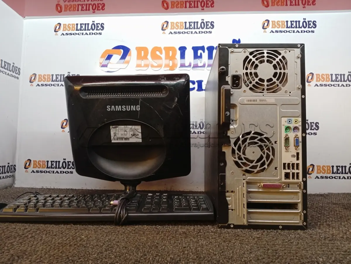 LOTE 250 - 01 CPU, 01 MONITOR E 01 TECLADO. (NO ESTADO) ATENÇÃO! FAZER A VISITAÇÃO ANTES DE ARREMATAR, NÃO SABEMOS SE FUNCIONA. LEILÃO NÃO TEM GARANTIA E NEM DEVOLUÇÃO, SUJEITO A POSSÍVEIS AVARIAS VISÍVEIS/OCULTAS E/OU AUSÊNCIA DE COMPONENTES.