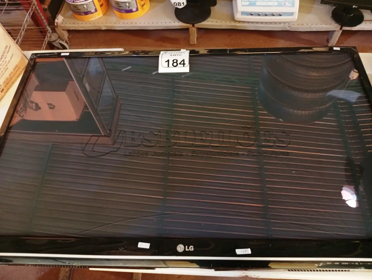 LOTE 184 - 01 TV MARCA LG 50” POLEGADAS PARA RETIRADA DE PEÇAS. (NO ESTADO) ATENÇÃO! FAZER A VISITAÇÃO ANTES DE ARREMATAR, NÃO SABEMOS SE FUNCIONA. LEILÃO NÃO TEM GARANTIA E NEM DEVOLUÇÃO, SUJEITO A POSSÍVEIS AVARIAS VISÍVEIS/OCULTAS E/OU AUSÊNCIA DE COMPONENTES.