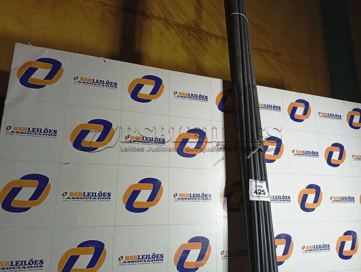 LOTE 425 - 15 ELETRODUTOS ROSCÁVEIS ANTI-CHAMAS. (NO ESTADO) ATENÇÃO! FAZER A VISITAÇÃO ANTES DE ARREMATAR, NÃO SABEMOS SE FUNCIONA. LEILÃO NÃO TEM GARANTIA E NEM DEVOLUÇÃO, SUJEITO A POSSÍVEIS AVARIAS VISÍVEIS/OCULTAS E/OU AUSÊNCIA DE COMPONENTES.