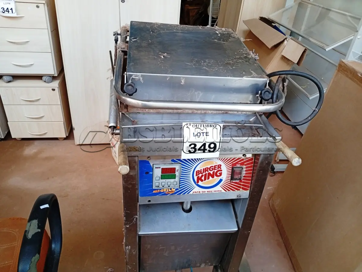 LOTE 528 - 01 MULTI-GRIL/CHAPA EM INOX TRIFÁSICO. (NO ESTADO) ATENÇÃO! FAZER A VISITAÇÃO ANTES DE ARREMATAR, NÃO SABEMOS SE FUNCIONA. LEILÃO NÃO TEM GARANTIA E NEM DEVOLUÇÃO, SUJEITO A POSSÍVEIS AVARIAS VISÍVEIS/OCULTAS E/OU AUSÊNCIA DE COMPONENTES.