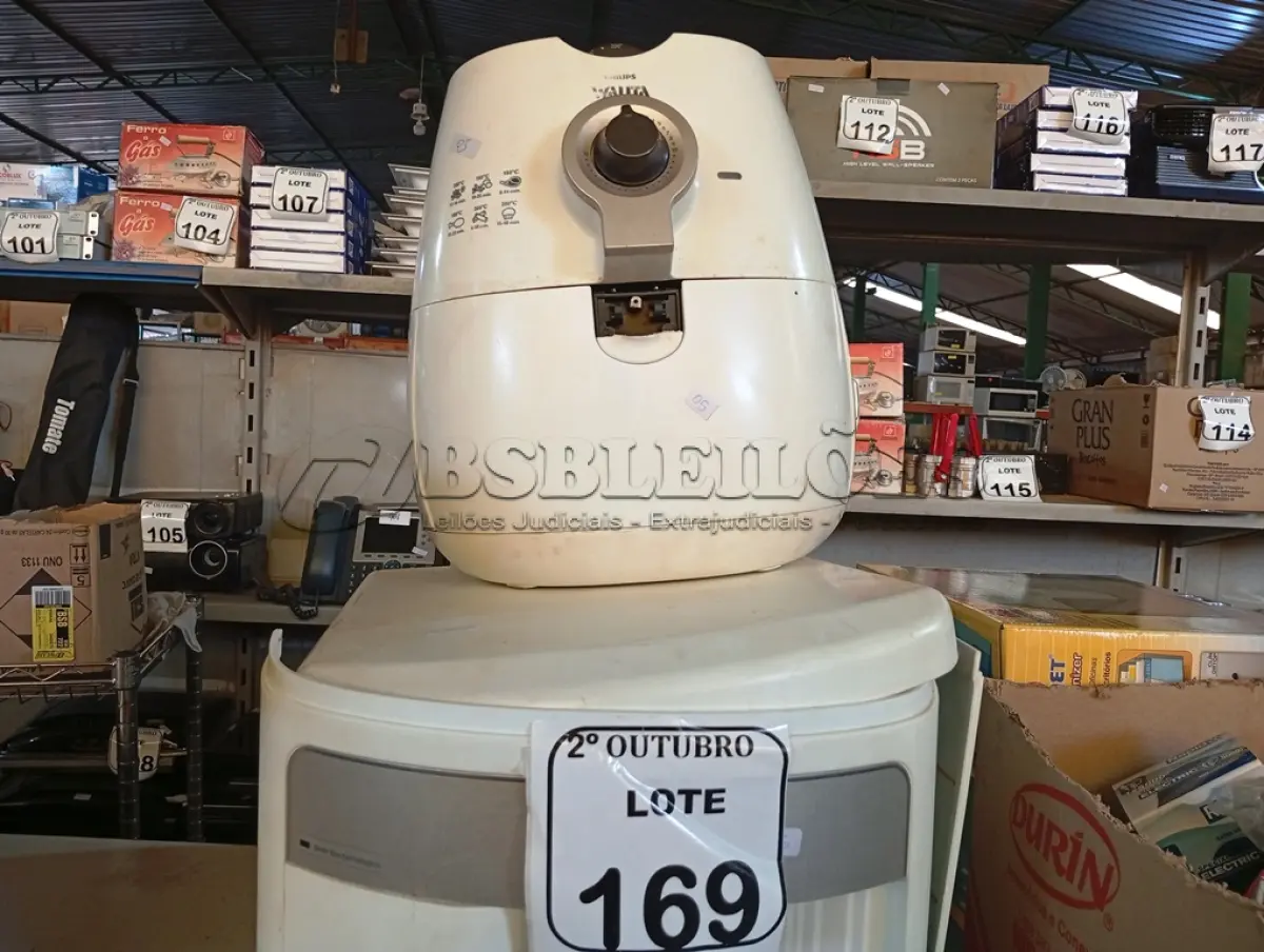 LOTE 169 - 02 PURIFICADORES DE ÁGUA MARCAS E MODELOS DIVERSOS COM AVARIAS E 01 AIR FRIER MARCA WALITA COM AVARIAS. (NO ESTADO) ATENÇÃO! FAZER A VISITAÇÃO ANTES DE ARREMATAR, NÃO SABEMOS SE FUNCIONA. LEILÃO NÃO TEM GARANTIA E NEM DEVOLUÇÃO, SUJEITO A POSSÍVEIS AVARIAS VISÍVEIS/OCULTAS E/OU AUSÊNCIA DE COMPONENTES.