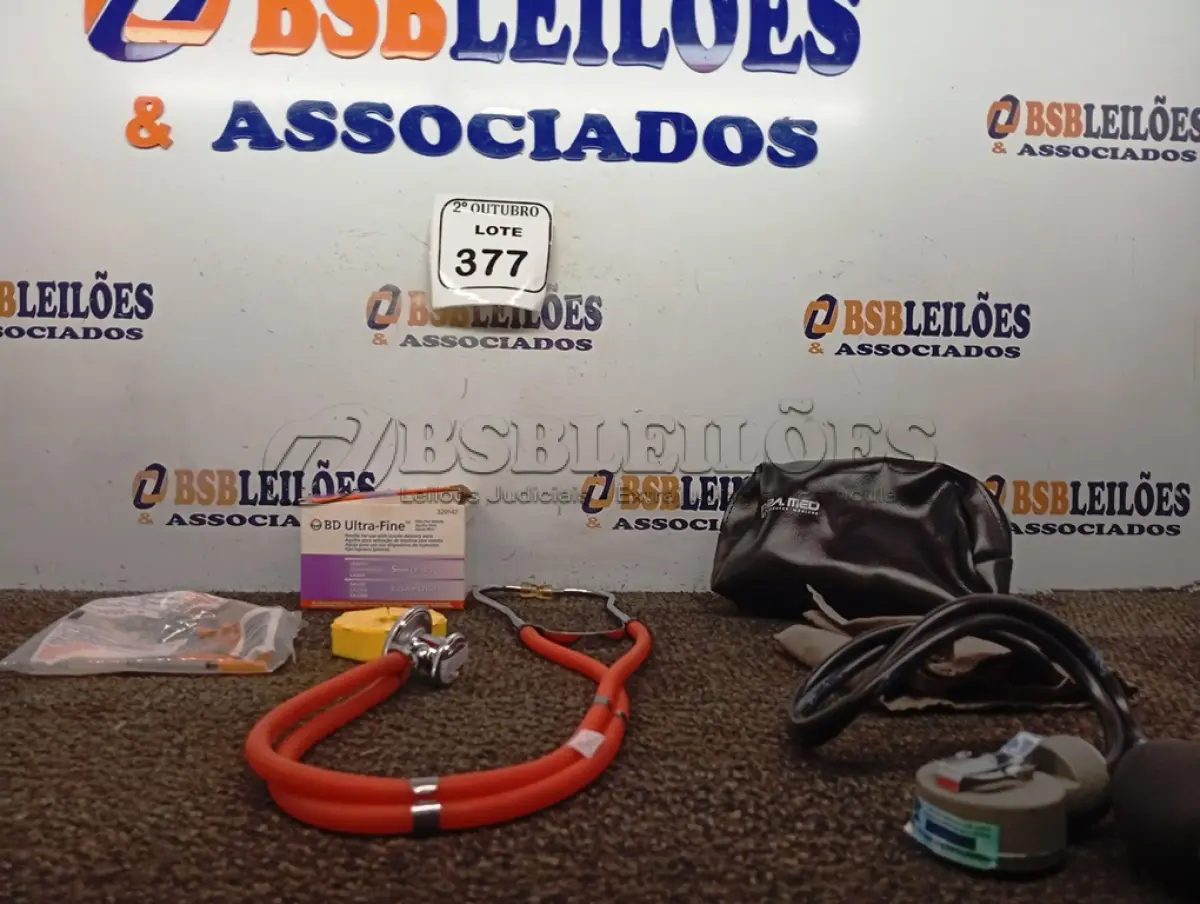LOTE 377 - 01 ESTETOSCÓPIO E 01 AFERIDOR DE PRESSÃO P.A MED E MATERIAIS HOSPITALARES DIVERSOS. (NO ESTADO) ATENÇÃO! FAZER A VISITAÇÃO ANTES DE ARREMATAR, NÃO SABEMOS SE FUNCIONA. LEILÃO NÃO TEM GARANTIA E NEM DEVOLUÇÃO, SUJEITO A POSSÍVEIS AVARIAS VISÍVEIS/OCULTAS E/OU AUSÊNCIA DE COMPONENTES.