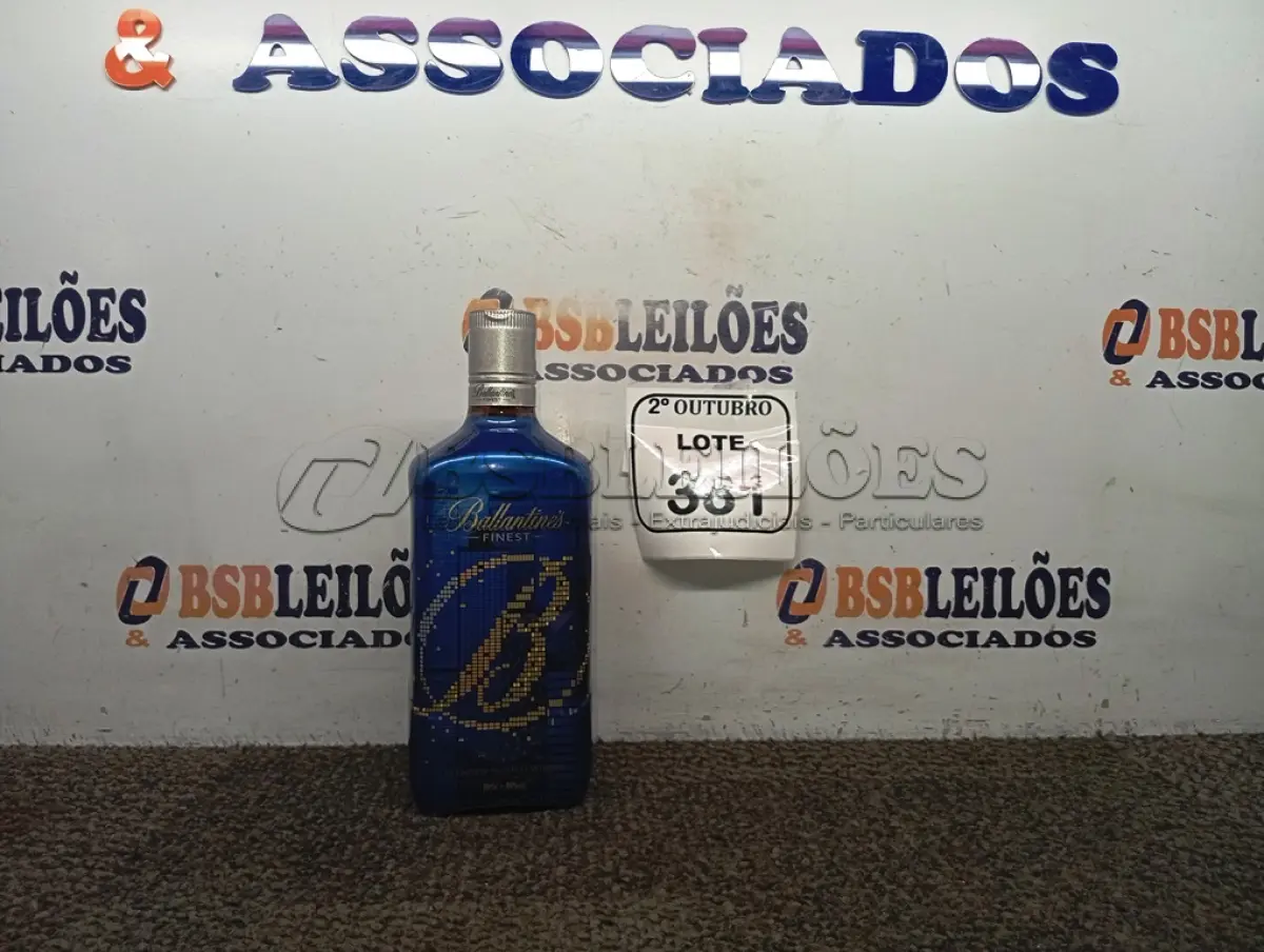 LOTE 381 - 01 WHISKY BALLANTINE´S FINEST 70CL. (NO ESTADO) ATENÇÃO! FAZER A VISITAÇÃO ANTES DE ARREMATAR, NÃO SABEMOS SE FUNCIONA. LEILÃO NÃO TEM GARANTIA E NEM DEVOLUÇÃO, SUJEITO A POSSÍVEIS AVARIAS VISÍVEIS/OCULTAS E/OU AUSÊNCIA DE COMPONENTES.
