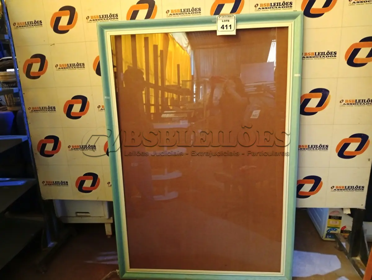 LOTE 411 - 01 MOLDURA DE QUADRO 1,14X1,65CM. (NO ESTADO) ATENÇÃO! FAZER A VISITAÇÃO ANTES DE ARREMATAR, NÃO SABEMOS SE FUNCIONA. LEILÃO NÃO TEM GARANTIA E NEM DEVOLUÇÃO, SUJEITO A POSSÍVEIS AVARIAS VISÍVEIS/OCULTAS E/OU AUSÊNCIA DE COMPONENTES.