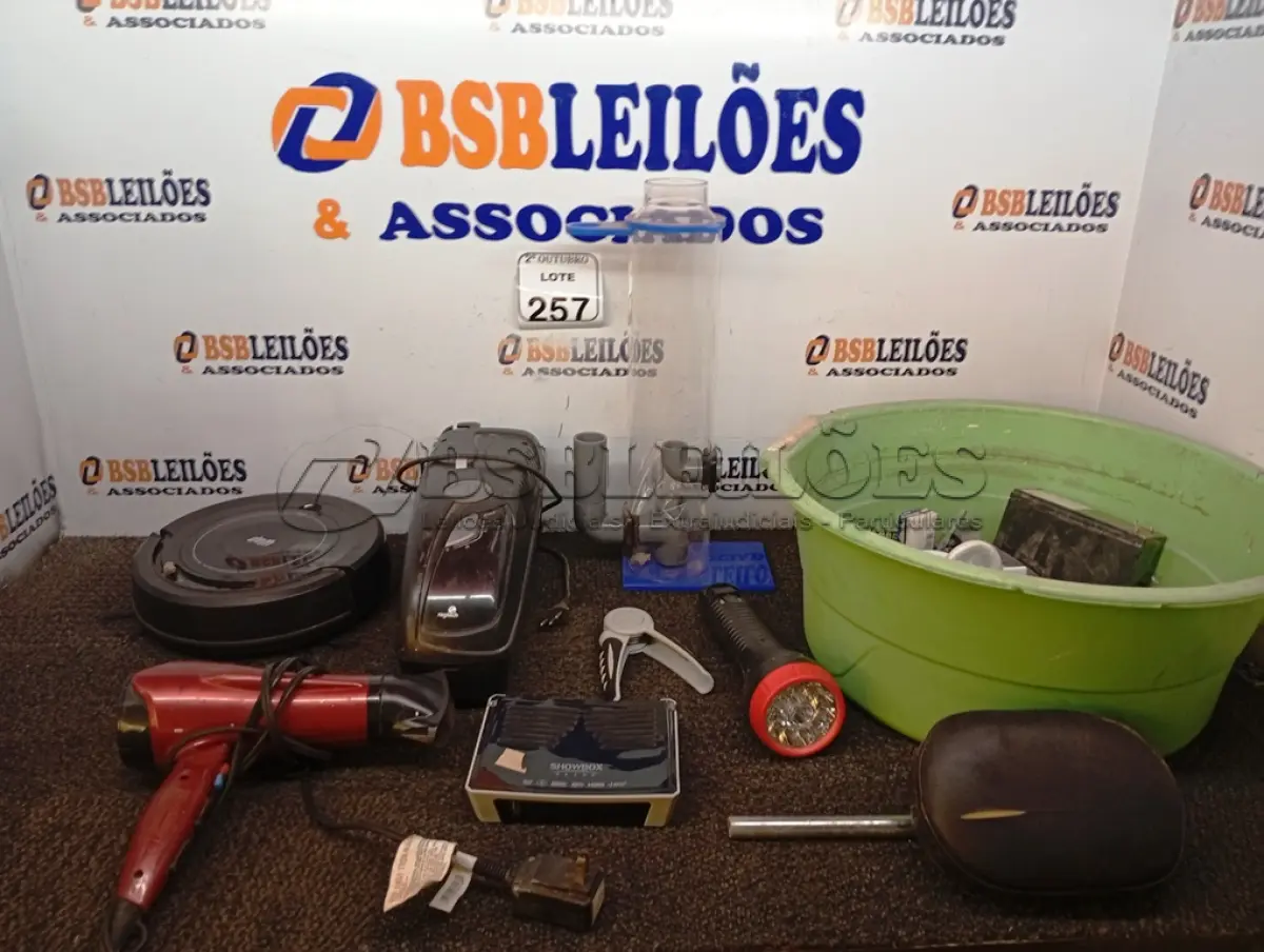 LOTE 257 - 01 LOTE COM MATERIAIS DIVERSOS. (NO ESTADO) ATENÇÃO! FAZER A VISITAÇÃO ANTES DE ARREMATAR, NÃO SABEMOS SE FUNCIONA. LEILÃO NÃO TEM GARANTIA E NEM DEVOLUÇÃO, SUJEITO A POSSÍVEIS AVARIAS VISÍVEIS/OCULTAS E/OU AUSÊNCIA DE COMPONENTES.