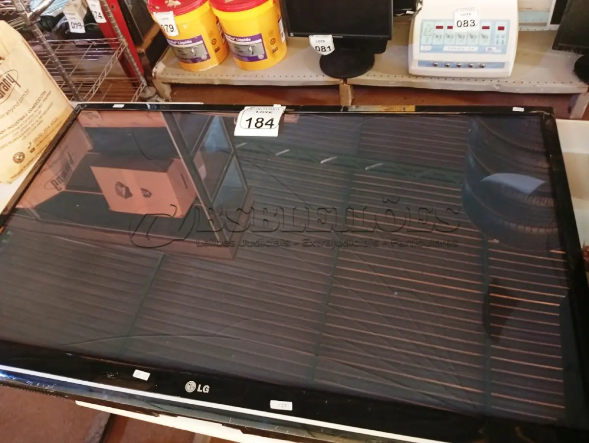 LOTE 184 - 01 TV MARCA LG 50” POLEGADAS PARA RETIRADA DE PEÇAS. (NO ESTADO) ATENÇÃO! FAZER A VISITAÇÃO ANTES DE ARREMATAR, NÃO SABEMOS SE FUNCIONA. LEILÃO NÃO TEM GARANTIA E NEM DEVOLUÇÃO, SUJEITO A POSSÍVEIS AVARIAS VISÍVEIS/OCULTAS E/OU AUSÊNCIA DE COMPONENTES.