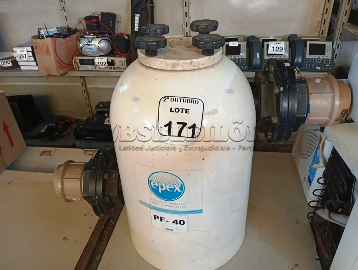 LOTE 171 - 01 FILTRO PARA PISCINA EPEX. (NO ESTADO) ATENÇÃO! FAZER A VISITAÇÃO ANTES DE ARREMATAR, NÃO SABEMOS SE FUNCIONA. LEILÃO NÃO TEM GARANTIA E NEM DEVOLUÇÃO, SUJEITO A POSSÍVEIS AVARIAS VISÍVEIS/OCULTAS E/OU AUSÊNCIA DE COMPONENTES.
