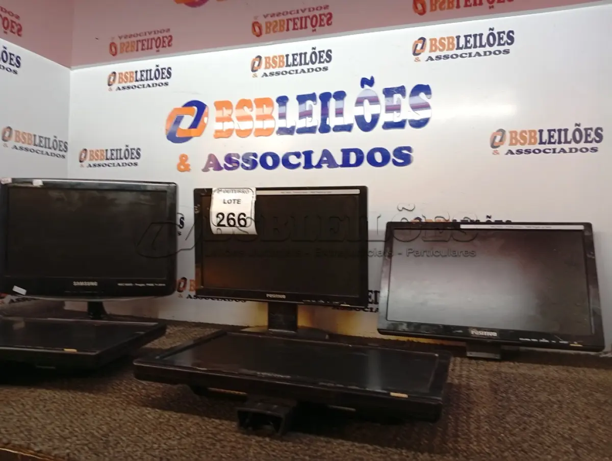 LOTE 266 - 06 MONITORES LCD MARCAS E MODELOS DIVERSOS PARA RETIRADA DE PEÇAS. (NO ESTADO) ATENÇÃO! FAZER A VISITAÇÃO ANTES DE ARREMATAR, NÃO SABEMOS SE FUNCIONA. LEILÃO NÃO TEM GARANTIA E NEM DEVOLUÇÃO, SUJEITO A POSSÍVEIS AVARIAS VISÍVEIS/OCULTAS E/OU AUSÊNCIA DE COMPONENTES.