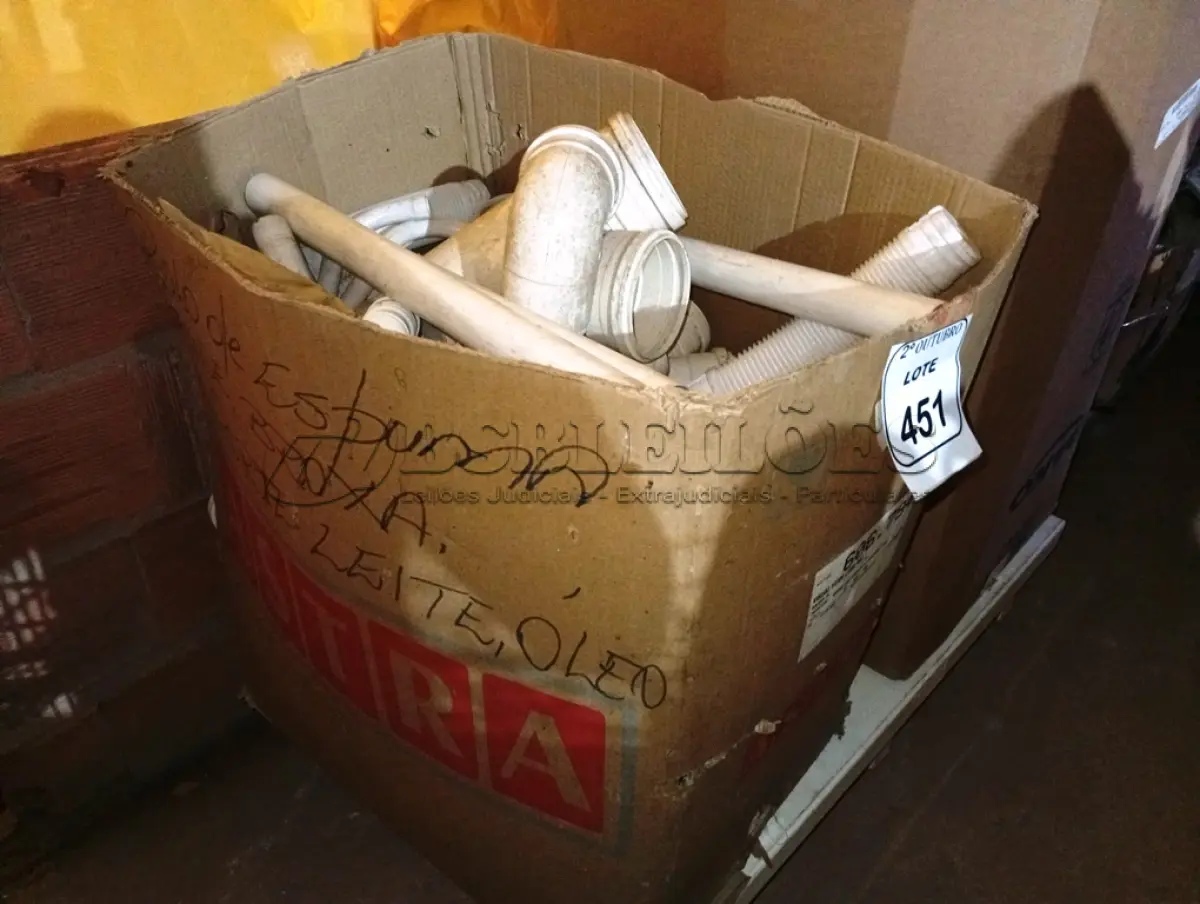 LOTE 451 - 01 LOTE C/GRANDE QUANTIDADE DE CONEXÕES HIDRÁULICAS. (NO ESTADO) ATENÇÃO! FAZER A VISITAÇÃO ANTES DE ARREMATAR, NÃO SABEMOS SE FUNCIONA. LEILÃO NÃO TEM GARANTIA E NEM DEVOLUÇÃO, SUJEITO A POSSÍVEIS AVARIAS VISÍVEIS/OCULTAS E/OU AUSÊNCIA DE COMPONENTES.