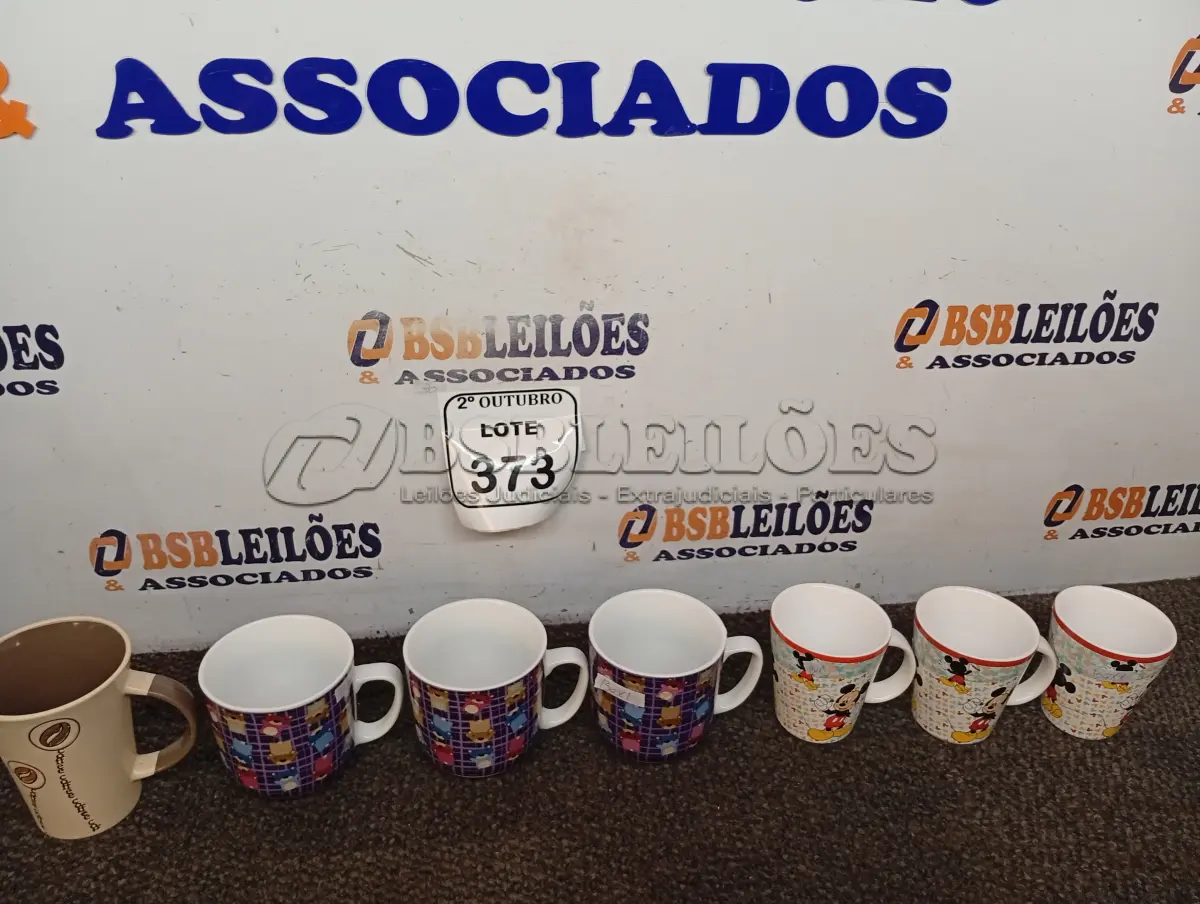 LOTE 373 - 07 CANECAS MODELOS DIVERSOS. (NO ESTADO) ATENÇÃO! FAZER A VISITAÇÃO ANTES DE ARREMATAR, NÃO SABEMOS SE FUNCIONA. LEILÃO NÃO TEM GARANTIA E NEM DEVOLUÇÃO, SUJEITO A POSSÍVEIS AVARIAS VISÍVEIS/OCULTAS E/OU AUSÊNCIA DE COMPONENTES.
