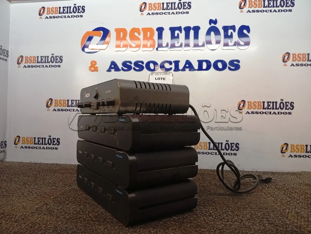 LOTE 204 - 03 DISTRIBUIDORES BELKIN 04 PORTAS E 01 AMPLIFICADOR NCA AB100. (NO ESTADO) ATENÇÃO! FAZER A VISITAÇÃO ANTES DE ARREMATAR, NÃO SABEMOS SE FUNCIONA. LEILÃO NÃO TEM GARANTIA E NEM DEVOLUÇÃO, SUJEITO A POSSÍVEIS AVARIAS VISÍVEIS/OCULTAS E/OU AUSÊNCIA DE COMPONENTES.