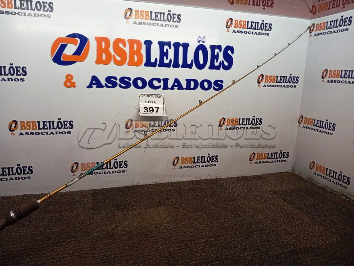 LOTE 397 - 01 VARA DE PESCA S/MOLINETE. (NO ESTADO) ATENÇÃO! FAZER A VISITAÇÃO ANTES DE ARREMATAR, NÃO SABEMOS SE FUNCIONA. LEILÃO NÃO TEM GARANTIA E NEM DEVOLUÇÃO, SUJEITO A POSSÍVEIS AVARIAS VISÍVEIS/OCULTAS E/OU AUSÊNCIA DE COMPONENTES.