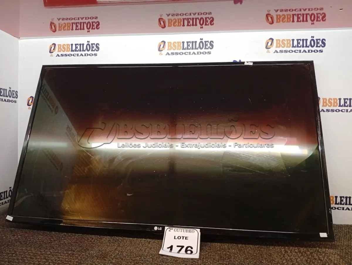 LOTE 176 - 01 TV MARCA LG 43” POLEGADAS PARA RETIRADA DE PEÇAS. (NO ESTADO) ATENÇÃO! FAZER A VISITAÇÃO ANTES DE ARREMATAR, NÃO SABEMOS SE FUNCIONA. LEILÃO NÃO TEM GARANTIA E NEM DEVOLUÇÃO, SUJEITO A POSSÍVEIS AVARIAS VISÍVEIS/OCULTAS E/OU AUSÊNCIA DE COMPONENTES.