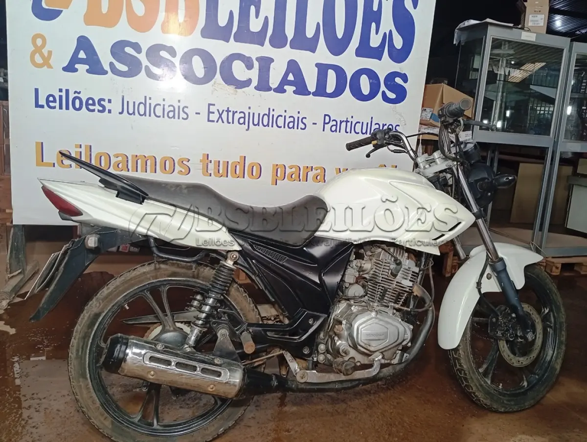 LOTE 012 - 01 MOTO DAFRA /RIVA150 CARGO; COR BRANCA; ANO 2013. (NO ESTADO)