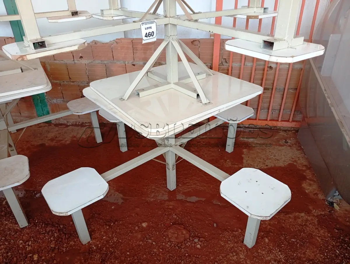 LOTE 460 - 02 MESAS P/REFEITÓRIO NA COR BRANCO, TAMPO EM MADEIRA COM 04 ASSENTOS CADA. (NO ESTADO) ATENÇÃO! FAZER A VISITAÇÃO ANTES DE ARREMATAR, NÃO SABEMOS SE FUNCIONA. LEILÃO NÃO TEM GARANTIA E NEM DEVOLUÇÃO, SUJEITO A POSSÍVEIS AVARIAS VISÍVEIS/OCULTAS E/OU AUSÊNCIA DE COMPONENTES.
