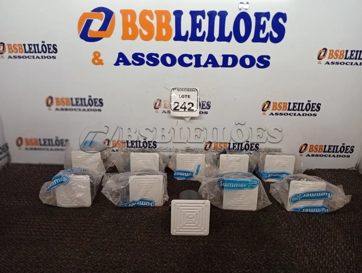 LOTE 242 - 10 CAIXAS PASSAGEM TAMPA INOX REG ALTURA SEM PARAF SUMMERS. NO ESTADO) ATENÇÃO! FAZER A VISITAÇÃO ANTES DE ARREMATAR, NÃO SABEMOS SE FUNCIONA. LEILÃO NÃO TEM GARANTIA E NEM DEVOLUÇÃO, SUJEITO A POSSÍVEIS AVARIAS VISÍVEIS/OCULTAS E/OU AUSÊNCIA DE COMPONENTES.