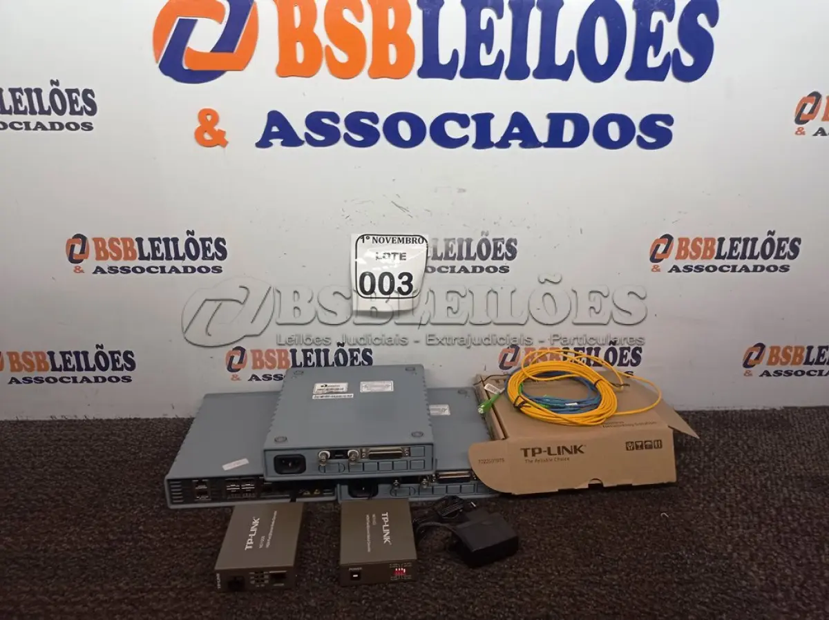 LOTE 003 - 05 ROTEADORES TP-LINK. (NO ESTADO) ATENÇÃO! FAZER A VISITAÇÃO ANTES DE ARREMATAR, NÃO SABEMOS SE FUNCIONA. LEILÃO NÃO TEM GARANTIA E NEM DEVOLUÇÃO, SUJEITO A POSSÍVEIS AVARIAS VISÍVEIS/OCULTAS E/OU AUSÊNCIA DE COMPONENTES.