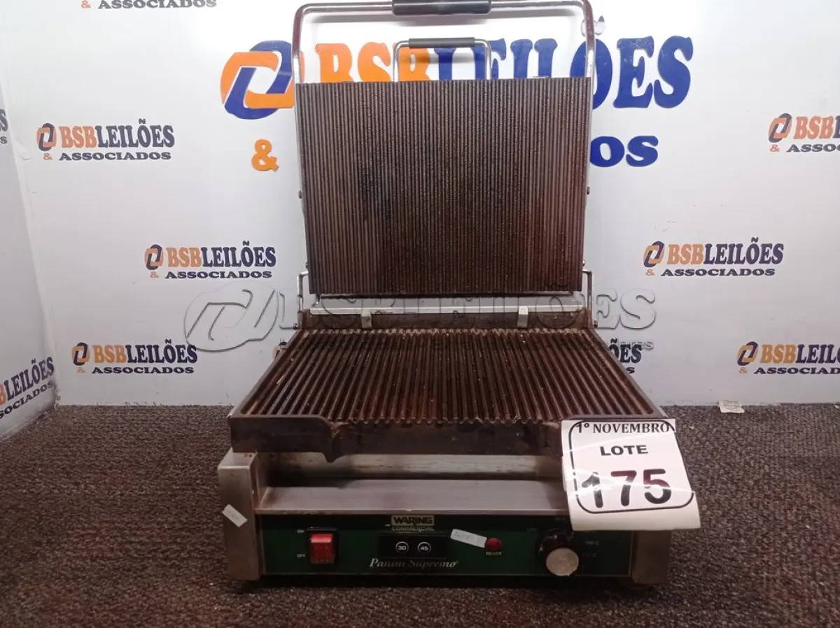LOTE 175 - 01 GRILL WARING EM INOX. (NO ESTADO) ATENÇÃO! FAZER A VISITAÇÃO ANTES DE ARREMATAR, NÃO SABEMOS SE FUNCIONA. LEILÃO NÃO TEM GARANTIA E NEM DEVOLUÇÃO, SUJEITO A POSSÍVEIS AVARIAS VISÍVEIS/OCULTAS E/OU AUSÊNCIA DE COMPONENTES.
