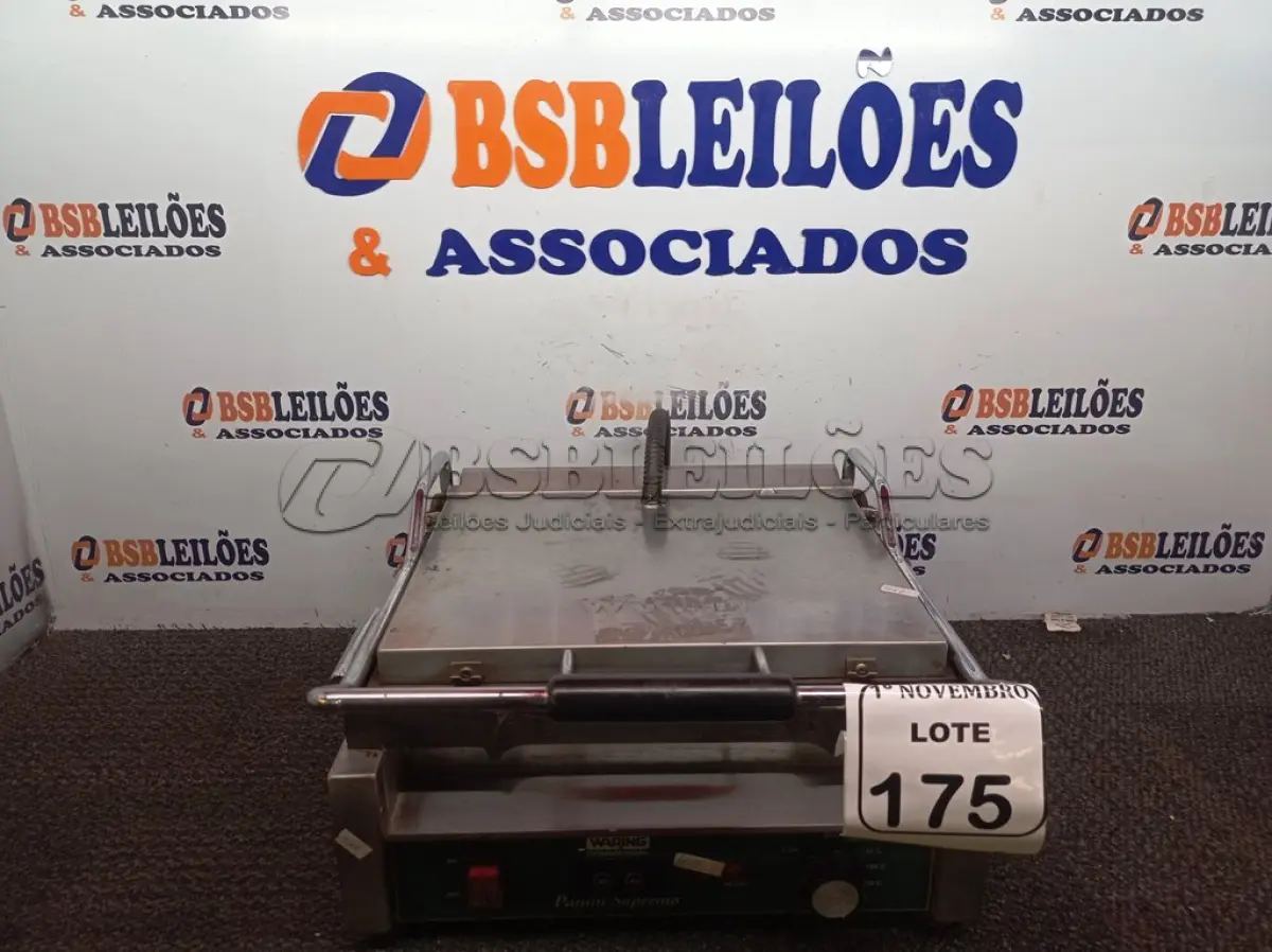 LOTE 175 - 01 GRILL WARING EM INOX. (NO ESTADO) ATENÇÃO! FAZER A VISITAÇÃO ANTES DE ARREMATAR, NÃO SABEMOS SE FUNCIONA. LEILÃO NÃO TEM GARANTIA E NEM DEVOLUÇÃO, SUJEITO A POSSÍVEIS AVARIAS VISÍVEIS/OCULTAS E/OU AUSÊNCIA DE COMPONENTES.