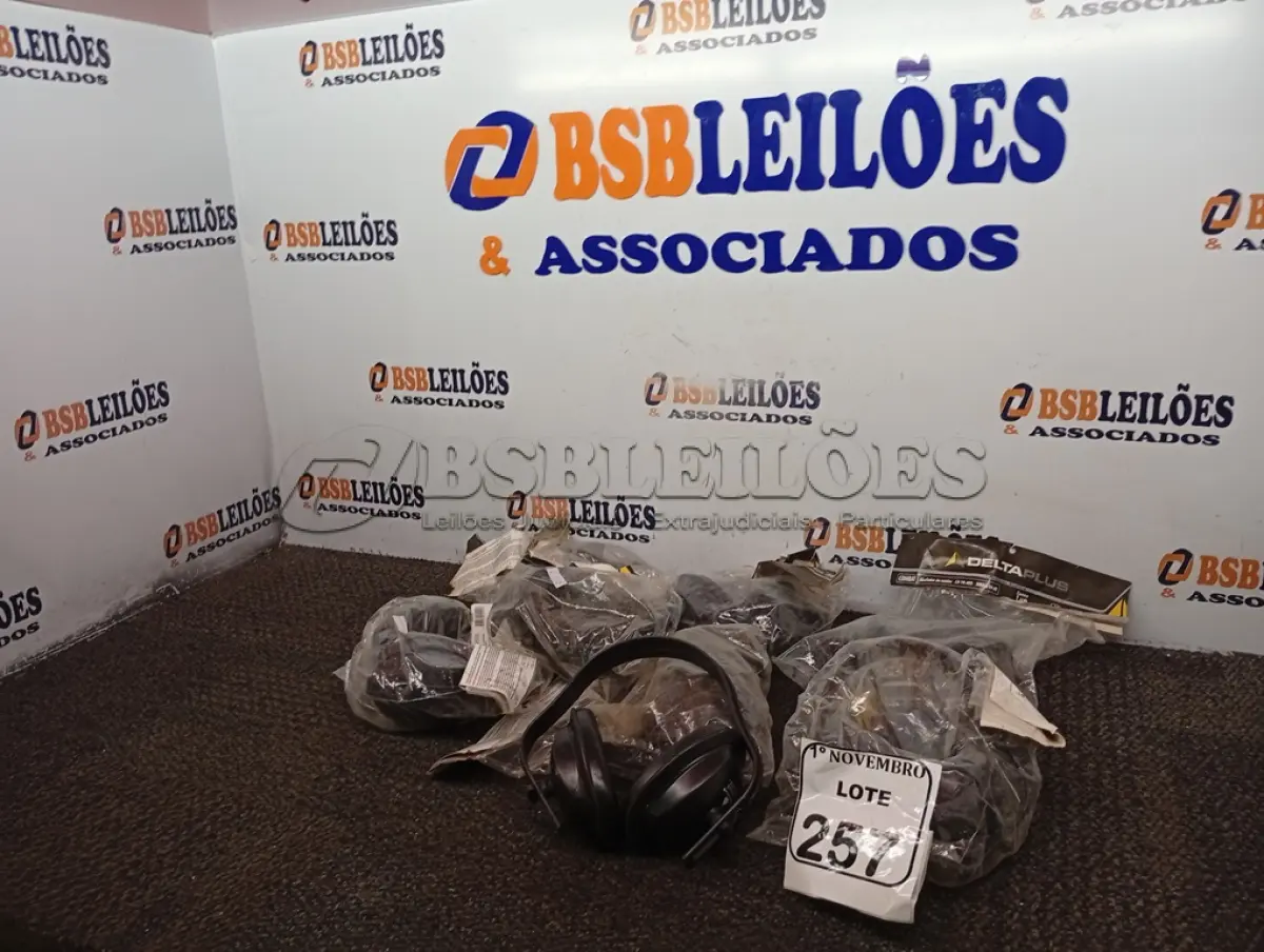 LOTE 257 - 09 ABAFADORES DE RUÍDO NA COR PRETA MARCA DELTAPLUS. (NO ESTADO) ATENÇÃO! FAZER A VISITAÇÃO ANTES DE ARREMATAR, NÃO SABEMOS SE FUNCIONA. LEILÃO NÃO TEM GARANTIA E NEM DEVOLUÇÃO, SUJEITO A POSSÍVEIS AVARIAS VISÍVEIS/OCULTAS E/OU AUSÊNCIA DE COMPONENTES.