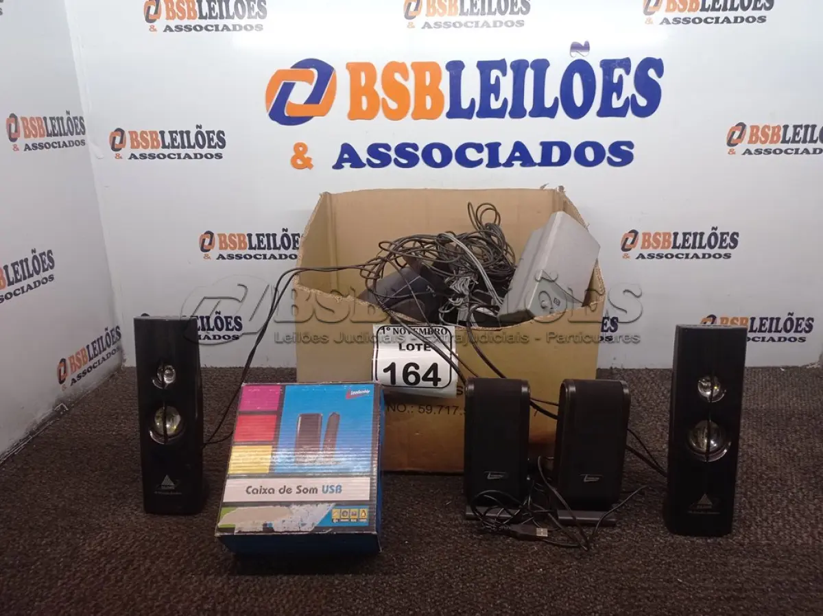 LOTE 164 - 01 LOTE C/VÁRIAS CAIXAS DE SOM P/PC MARCAS E MODELOS DIVERSOS. (NO ESTADO) ATENÇÃO! FAZER A VISITAÇÃO ANTES DE ARREMATAR, NÃO SABEMOS SE FUNCIONA. LEILÃO NÃO TEM GARANTIA E NEM DEVOLUÇÃO, SUJEITO A POSSÍVEIS AVARIAS VISÍVEIS/OCULTAS E/OU AUSÊNCIA DE COMPONENTES.