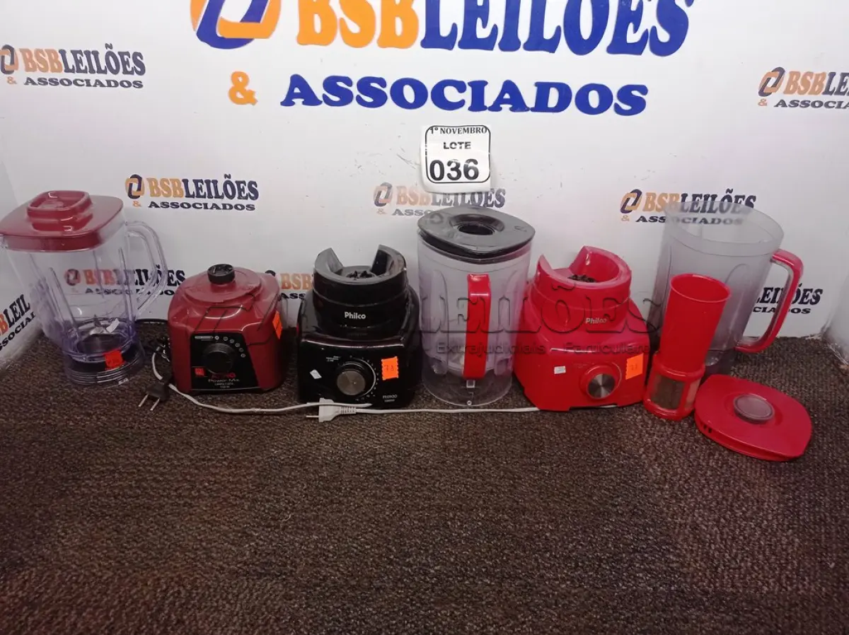LOTE 036 - 03 LIQUIDIFICADORES MARCAS ARNO E PHILCO. (NO ESTADO) ATENÇÃO! FAZER A VISITAÇÃO ANTES DE ARREMATAR, NÃO SABEMOS SE FUNCIONA. LEILÃO NÃO TEM GARANTIA E NEM DEVOLUÇÃO, SUJEITO A POSSÍVEIS AVARIAS VISÍVEIS/OCULTAS E/OU AUSÊNCIA DE COMPONENTES.