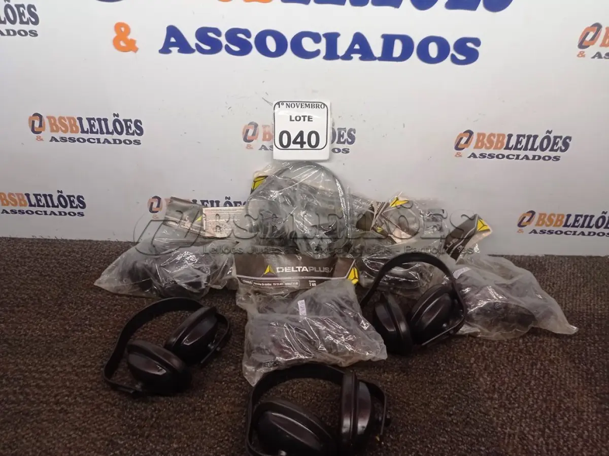 LOTE 040 - 09 ABAFADORES DE RUÍDO NA COR PRETO, MARCA DELTAPLUS. (NO ESTADO) ATENÇÃO! FAZER A VISITAÇÃO ANTES DE ARREMATAR, NÃO SABEMOS SE FUNCIONA. LEILÃO NÃO TEM GARANTIA E NEM DEVOLUÇÃO, SUJEITO A POSSÍVEIS AVARIAS VISÍVEIS/OCULTAS E/OU AUSÊNCIA DE COMPONENTES.