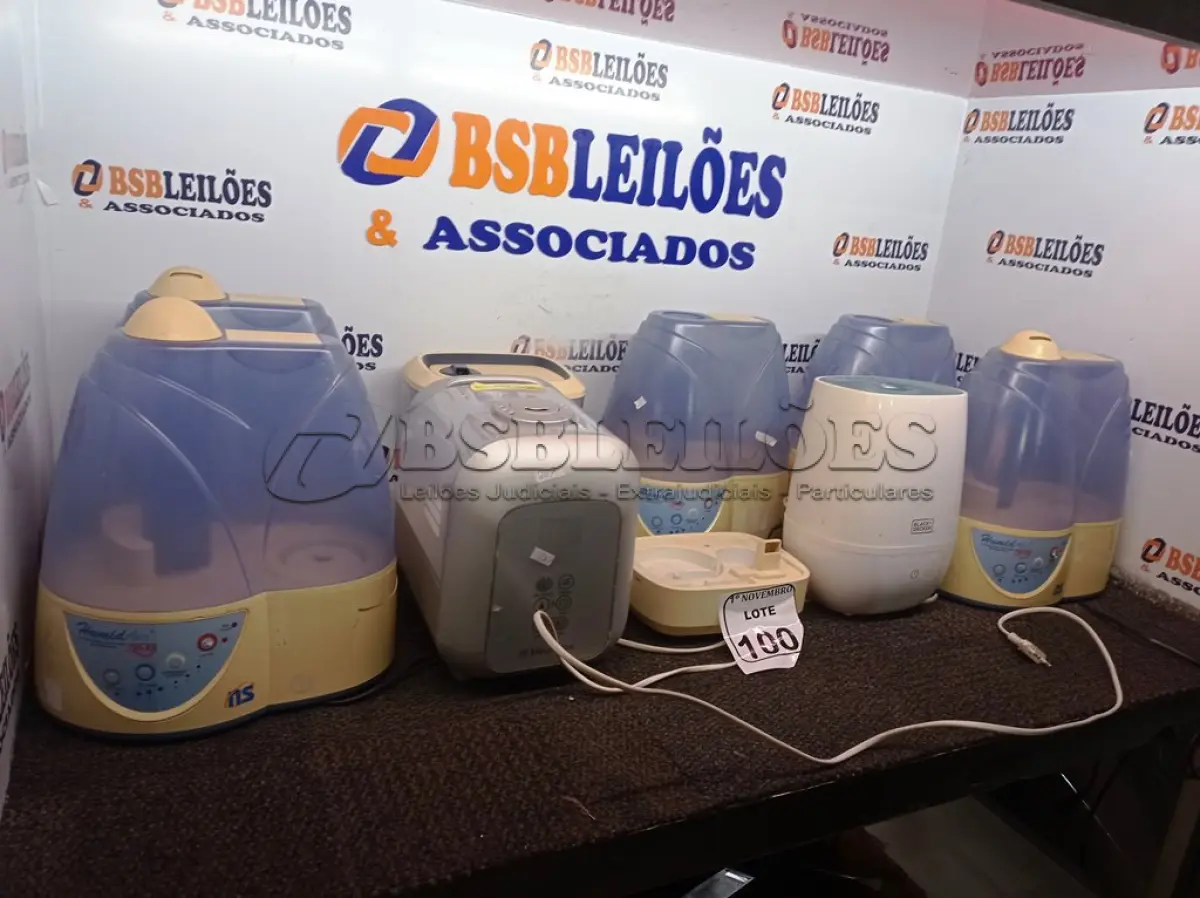 LOTE 100 - 08 UMIDIFICADORES MARCAS E MODELOS DIVERSOS. (NO ESTADO) ATENÇÃO! FAZER A VISITAÇÃO ANTES DE ARREMATAR, NÃO SABEMOS SE FUNCIONA. LEILÃO NÃO TEM GARANTIA E NEM DEVOLUÇÃO, SUJEITO A POSSÍVEIS AVARIAS VISÍVEIS/OCULTAS E/OU AUSÊNCIA DE COMPONENTES.