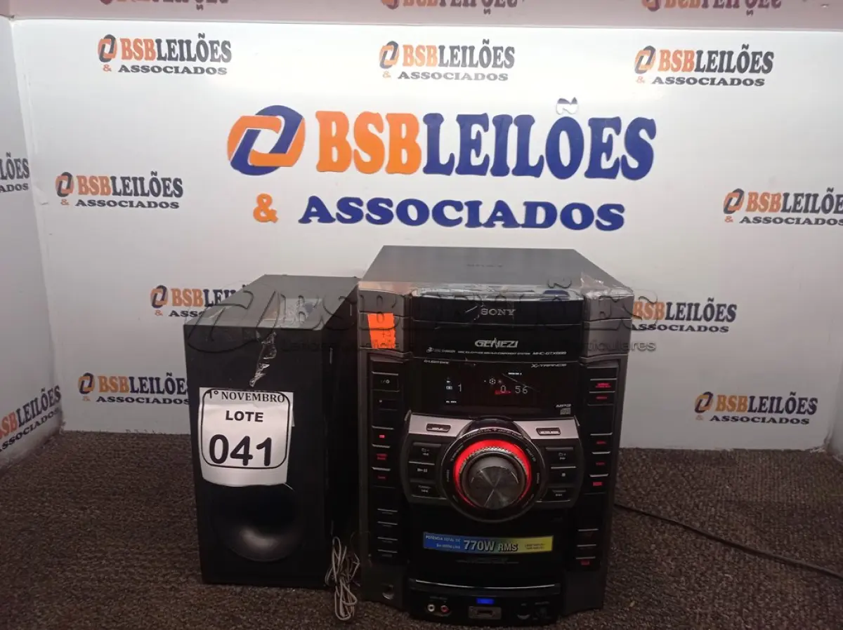 LOTE 041 - 01 APARELHO DE SOM E 01 CAIXA DE SOM MARCA SONY. (NO ESTADO) ATENÇÃO! FAZER A VISITAÇÃO ANTES DE ARREMATAR, NÃO SABEMOS SE FUNCIONA. LEILÃO NÃO TEM GARANTIA E NEM DEVOLUÇÃO, SUJEITO A POSSÍVEIS AVARIAS VISÍVEIS/OCULTAS E/OU AUSÊNCIA DE COMPONENTES.