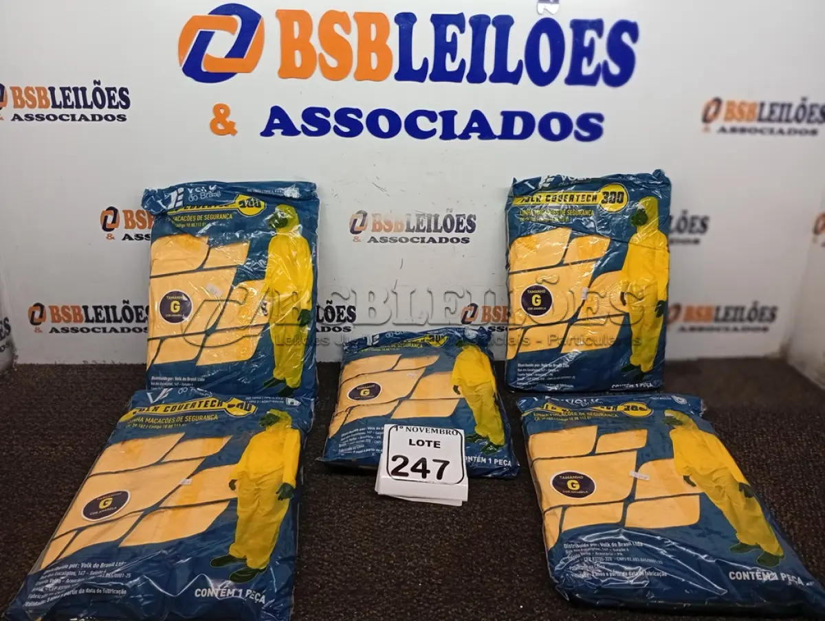 LOTE 247 - 05 MACACÕES DE SEGURANÇAS TAMANHO EXTRA G. (NO ESTADO) ATENÇÃO! FAZER A VISITAÇÃO ANTES DE ARREMATAR, NÃO SABEMOS SE FUNCIONA. LEILÃO NÃO TEM GARANTIA E NEM DEVOLUÇÃO, SUJEITO A POSSÍVEIS AVARIAS VISÍVEIS/OCULTAS E/OU AUSÊNCIA DE COMPONENTES.