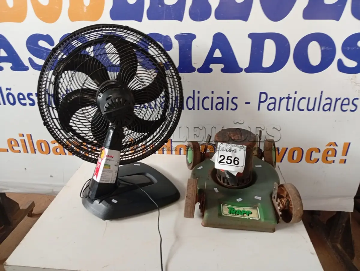 LOTE 256 - 01 SUCATA DE MÁQUINA P/CORTAR GRAMA MARCA TRAPP E 01 VENTILADOR. (NO ESTADO) ATENÇÃO! FAZER A VISITAÇÃO ANTES DE ARREMATAR, NÃO SABEMOS SE FUNCIONA. LEILÃO NÃO TEM GARANTIA E NEM DEVOLUÇÃO, SUJEITO A POSSÍVEIS AVARIAS VISÍVEIS/OCULTAS E/OU AUSÊNCIA DE COMPONENTES.