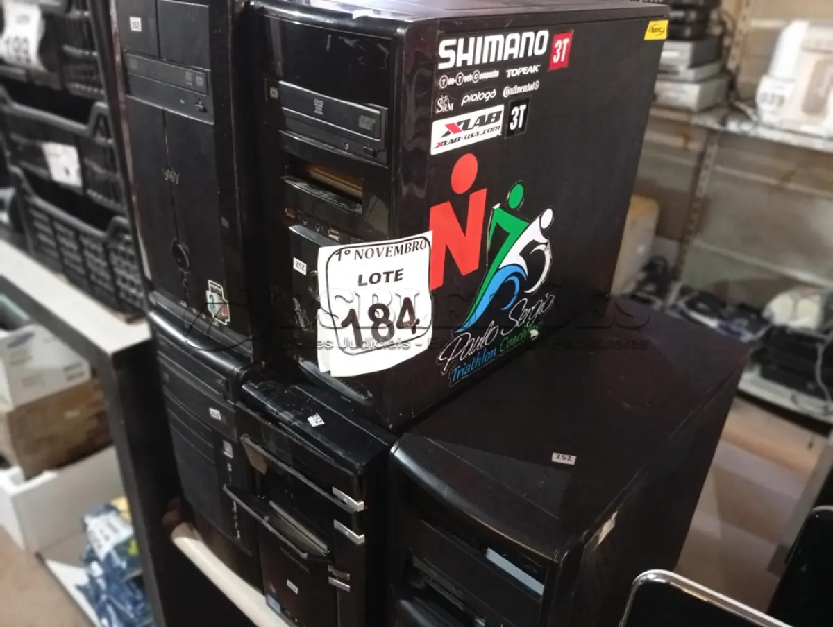 LOTE 184 - 05 CPU’S MARCAS E MODELOS DIVERSOS. (NO ESTADO) ATENÇÃO! FAZER A VISITAÇÃO ANTES DE ARREMATAR, NÃO SABEMOS SE FUNCIONA. LEILÃO NÃO TEM GARANTIA E NEM DEVOLUÇÃO, SUJEITO A POSSÍVEIS AVARIAS VISÍVEIS/OCULTAS E/OU AUSÊNCIA DE COMPONENTES.